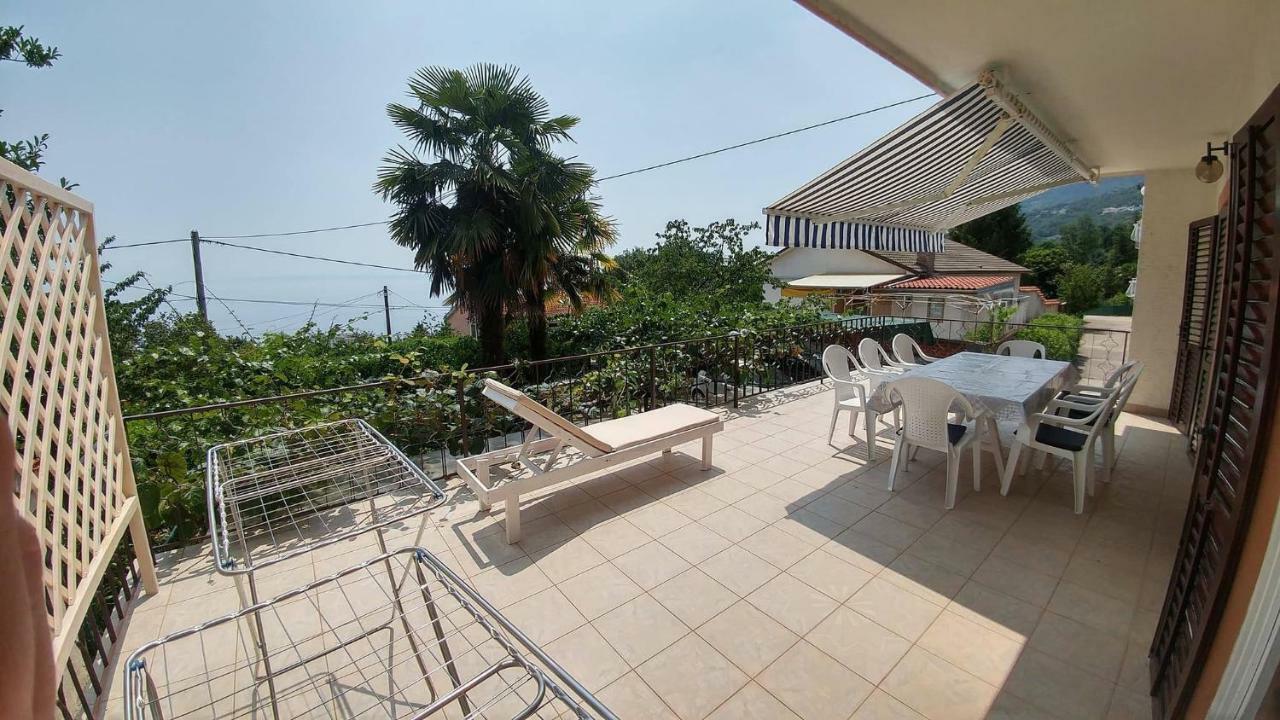 Guest House Ivo Ловран Екстериор снимка
