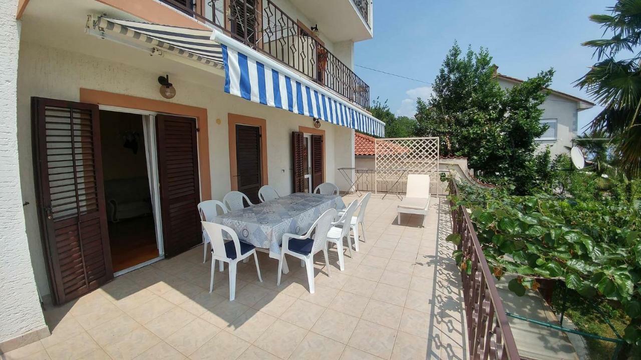 Guest House Ivo Ловран Екстериор снимка