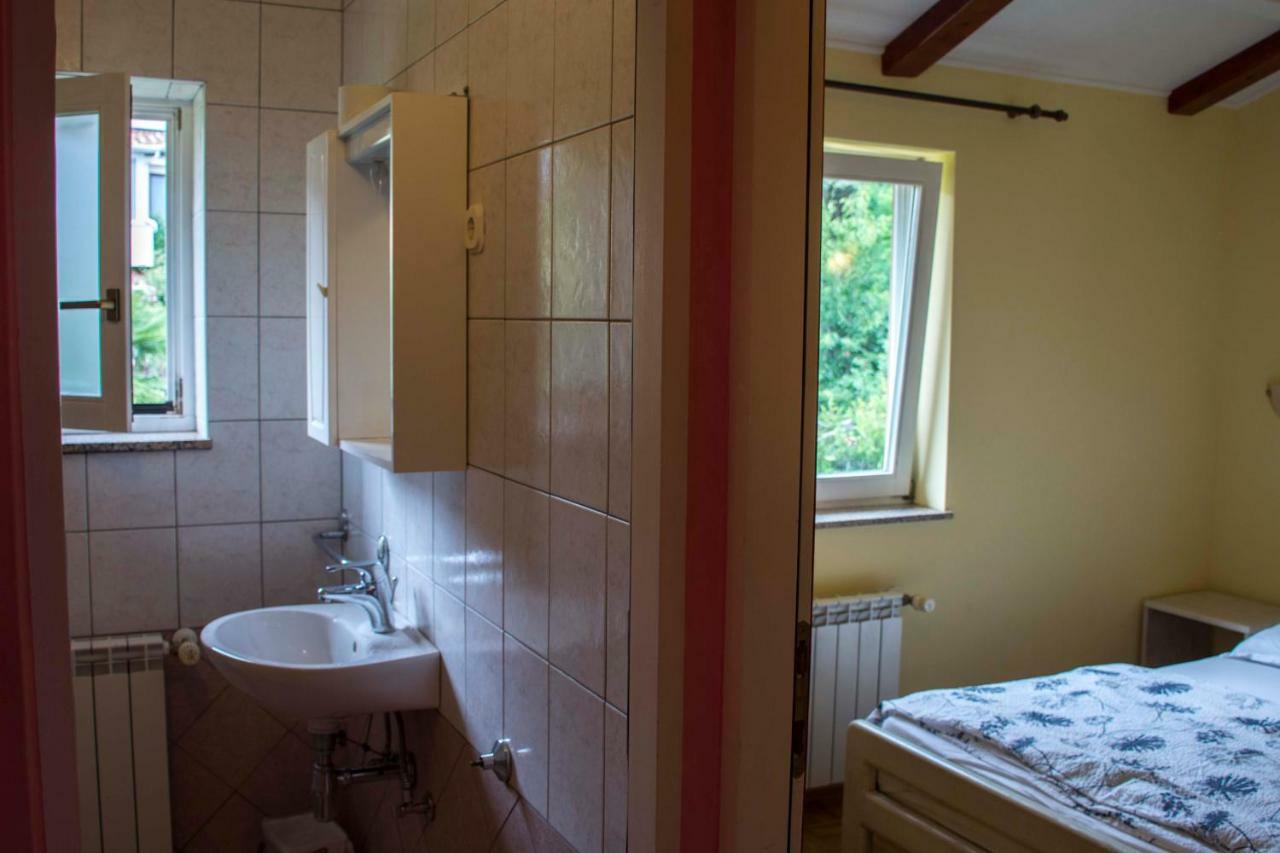 Guest House Ivo Ловран Екстериор снимка