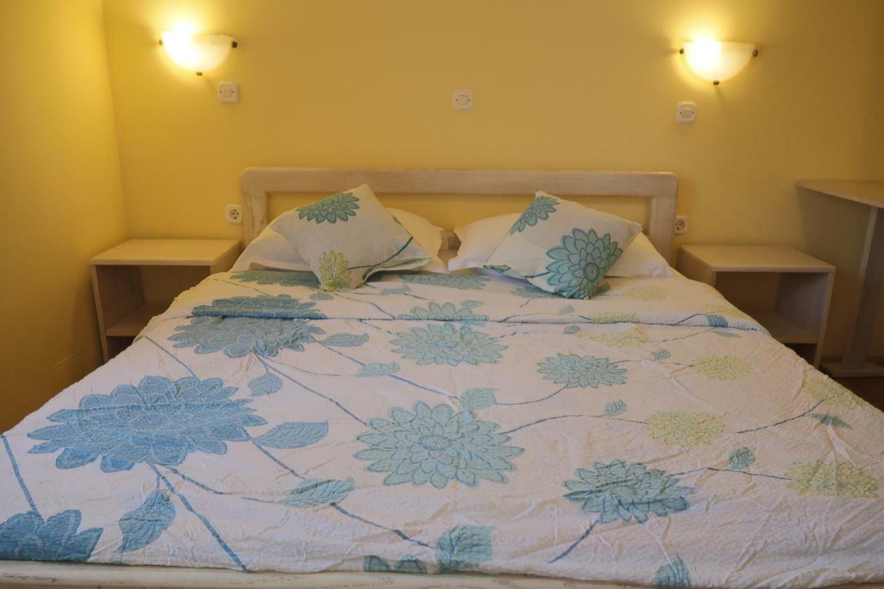 Guest House Ivo Ловран Екстериор снимка
