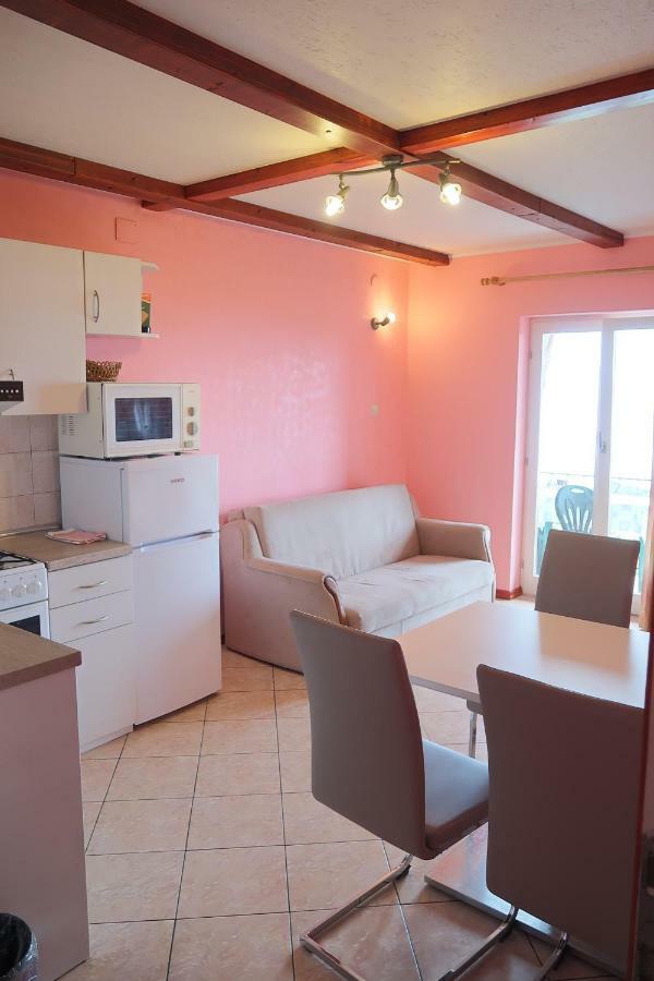 Guest House Ivo Ловран Екстериор снимка