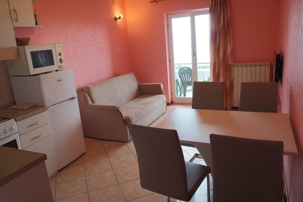 Guest House Ivo Ловран Екстериор снимка